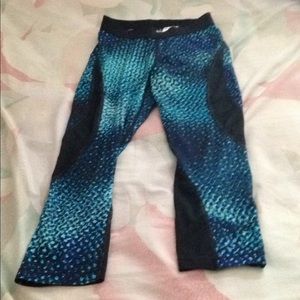 *Nike crop workout bottoms